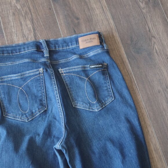 Calvin Klein Made In Egypt - Picture 2 of 6